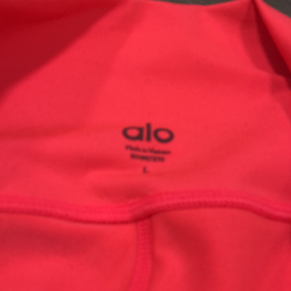 ALO Yoga Pink Bike Shorts - Picture 3 of 3